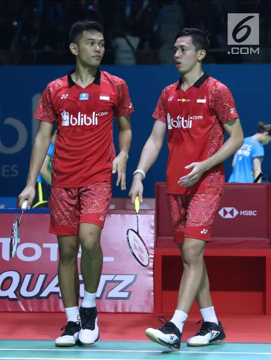 Ganda putra Indonesia, Fajar Alfian/M Rian Ardianto saat melawan Takeshi Kamura/Keigo Sonoda (Jepang) pada 32 besar Indonesia Open 2018, Istora GBK, Jakarta, Rabu (4/7). Fajar/Rian unggul 21-18, 14-21, 21-18. (Liputan6.com/Helmi Fithriansyah)