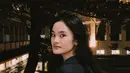 Perempuan dengan tinggi badan 161 cm ini memiliki paras yang menawan. Tak heran jika setiap gaya penampilannya selalu curi perhatian seperti saat pakai outfit warna hitam. Outfit simpel tapi menawan Ashel ini berhasil membuat para penggemarnya kian menyukainya. (Liputan6.com/IG/@jkt48.ashel)