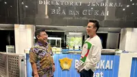 Baim Wong mendatangi kantor Direktorat Jenderal Bea Cukai (DJBC) setelah rencana menjual lusinan iPad seharga Rp1 jutaan menuai pro kontra publik. (Foto: Dok. Instagram @baimwong)