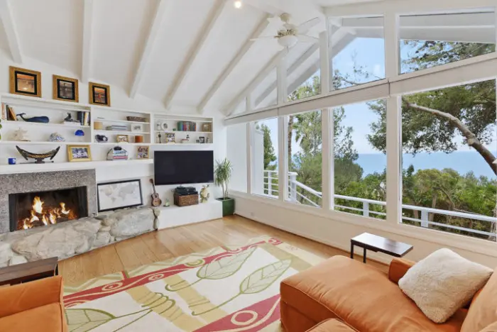 Pemandangan di rumah Miranda Kerr. (variety.com)