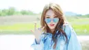 Pada 18 Juli 2018, Kim Chungha akan merilis mini album yang berjudul Blooming Blue. Beberapa watu lalu, ia mengunggah cuplikan lagu andalannya, Love U. (Foto: soompi.com)