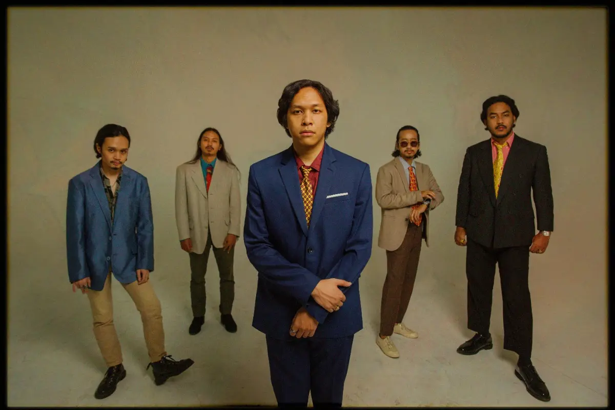 Grup Musik .Feast