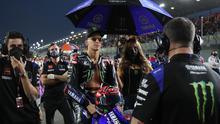 Fabio Quartararo. Pembalap Prancis berusia 22 tahun yang memperkuat tim Monster Energy Yamaha ini merupakan juara dunia MotoGP Musim 2021 lalu. Pada seri pertama MotoGP 2022 di Qatar ia yang start dari posisi ke-11 ini hanya finis di posisi ke-9 akibat kendala tekanan ban depan. (AFP/Karim Jaafar)