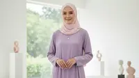 Baju Lilac Cocok dengan Jilbab Warna Apa? Ini 7 Rekomendasinya di 2025