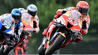 Pembalap Repsol Honda, Marc Marquez, finis ketiga pada sesi kualifikasi MotoGP Malaysia 2022. (AFP/Mohd Rasfan)