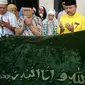 Keluarga dr Ryan Thamrin, eks presenter Dr Oz Indonesia, membantah jika almarhum meninggal karena jatuh ataupun serangan jantung. (Liputan6.com/M Syukur)