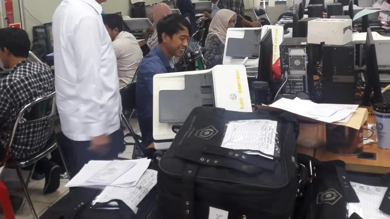 Proses pembuatan visa jemaah haji Indonesia tahun 1440H/2019M. Darmawan/MCH 2019