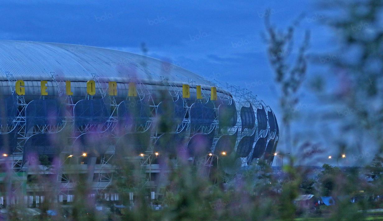 Tanah untuk bangunan stadion GBLA adalah 24,5 hektaree, sementara kalau dengan fasilitas pendukung lain ditargetkan 40 hektaree. (Bola.com/Nicklas Hanoatubun)