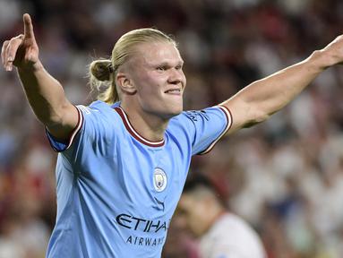 Norwegia menjadi dalah satu negara asal Skandinavia yang patut diperhitungkan dalam peta sepak bola Eropa. Norwegia banyak menghasilkan pemain bertalenta mumpuni yang akhirnya menjadi andalan klubnya di liga-liga Eropa. Seperti di Liga Inggris musim 2022/2023 yang disemarakkan dengan penampilan atraktif striker asal Norwegia, Erling Haaland. Namun nyatanya tak cuma Haaland, ada 5 pemain Norwegia lainnya yang berlaga di Liga Inggris musim ini. Siapa saja? Yuk disimak uraiannya. (AFP/Cristina Quicler)