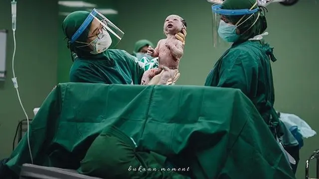 5 Momen Kelahiran Anak ke-2 Enji Mantan Ayu Ting Ting, Dikaruniai Bayi Laki-laki