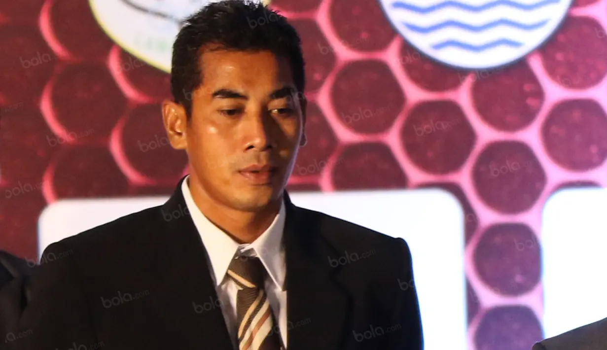 Sepanjang kariernya Choirul Huda hanya memperkuat satu klub yakni Persela. Ia mulai memperkuat Laskar Joko Tingkir tahun 1999 hingga saat ini. (Bola.com/Nicklas Hanoatubun)