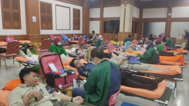PMI Jakbar Gencar Lakukan Donor Darah, Jaga Ketersediaan Stok selama Ramadan