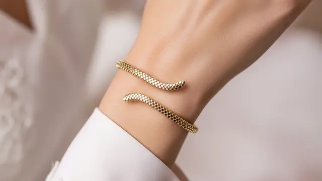 Model Gelang Emas Sisik Ular untuk Acara Pernikahan