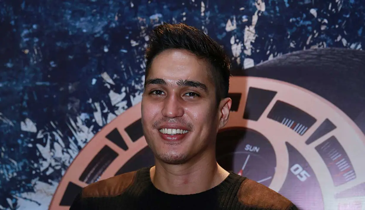 Marcel Candrawinata, adik kandung Nadine Chandra Winata ini juga suka dengan produk  Police Watch New Collection (Deki Prayoga/bintang.com)