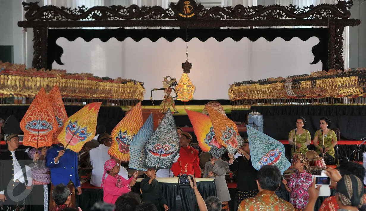 Suasana keramaian festival Dalang Bocah di Kawasan Kota Tua, Jakarta (20/11).  Festival diadakan oleh Persatuan Pedalangan Indonesia (Pepadi). (Liputan6.com/Gempur M Surya)