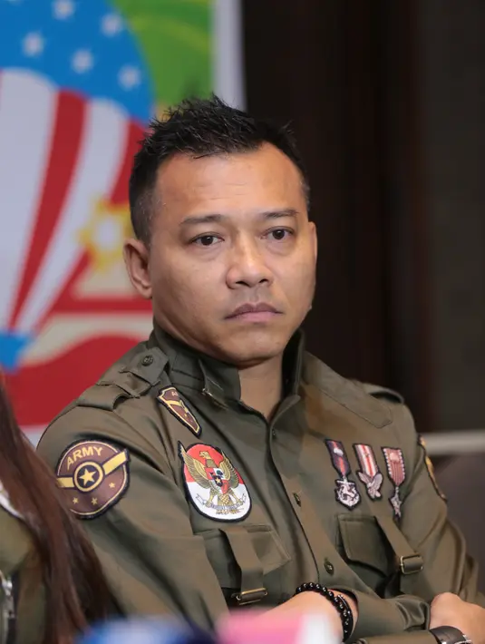 "Kan sudah punya usaha sendiri. Ya sudah tinggal tunggu waktu saja. Tugasnya orang tua kan cuma mengantar anak, menikahkan anak dengan yang benar. Kalau sudah dapat yang benar ya sudah. Iya pengen nimang cucu," ujar Anang. (Adrian Putra/Bintang.com)