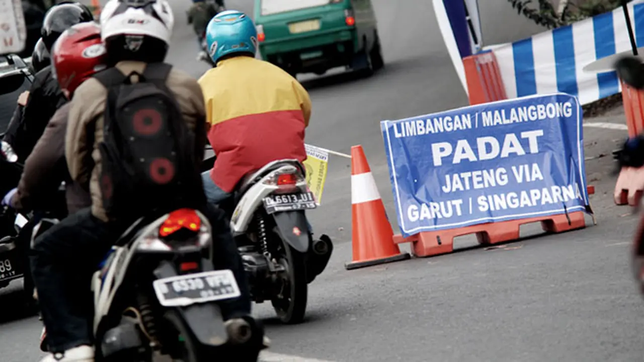Kepadatan Lalu Lintas Dihari Ke-2 Lebaran