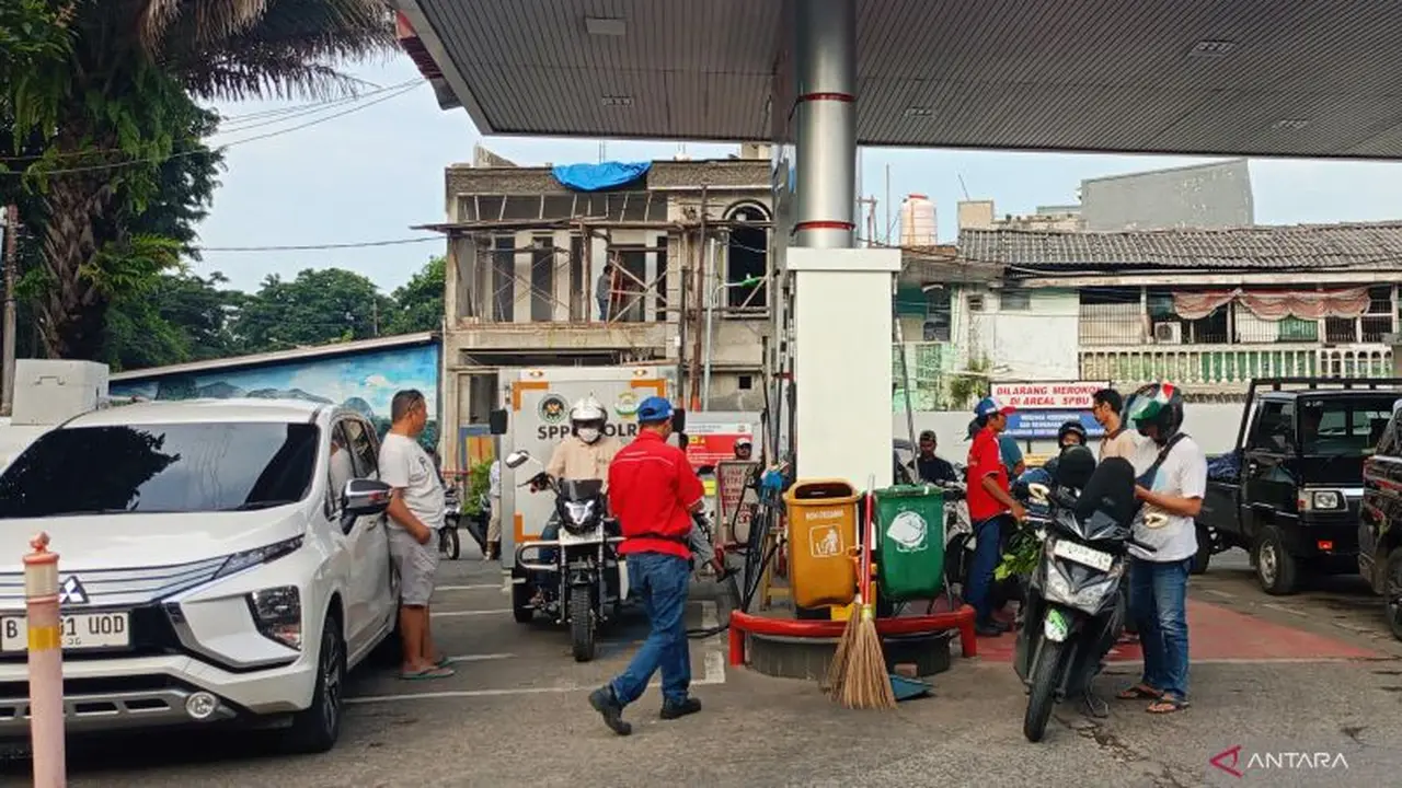 Lokasi 3 SPBU dianiaya aparat