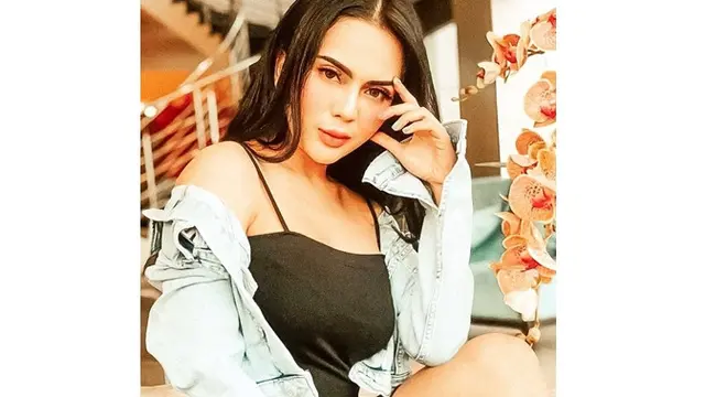 Pamer Baby Bump, Ini 7 Potret Terbaru Anggita Sari