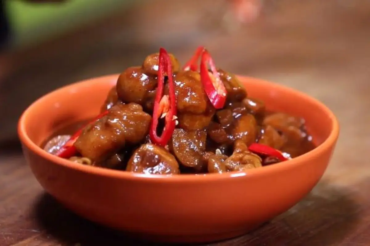 [Bintang] Resep Enak: Semur Ayam Saus Tiram dengan Jamur Kancing