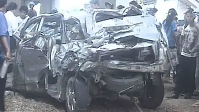 Kereta Hantam Mobil `Berita Satu` di Jagakarsa, 4 Orang Luka-luka