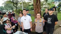 Polda Metro Jaya menggagalkan transaksi narkoba di parkiran RS Fatmawati, Jakarta Selatan. Seorang kurir ditangkap bersama barang bukti 45 bungkus narkoba jenis sabu. (Liputan6.com/Ady Anugrahadi)