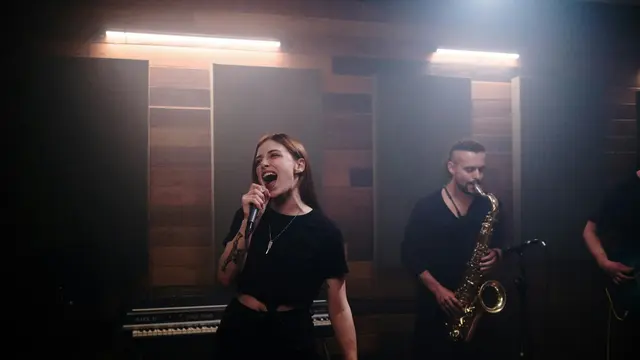 Bernyanyi bisa meningkatkan kepercayaan diri