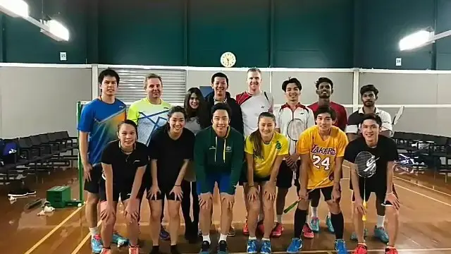 Aji Basuki Sundoro berfoto bersama Gronya Somerville