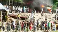 Warga Solok Selatan Bakar Enam Kapal Asing