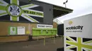 Suasana markas dari Forest Green Rovers sebelum laga Piala Liga melawan MK Dons di Stadion New Lawn, Nailsworth, Selasa (8/8/2017). FGB merupakan klub sepak bola yang mengedepankan hidup sehat dan ramah lingkungan. (AFP/Geoff Caddick)