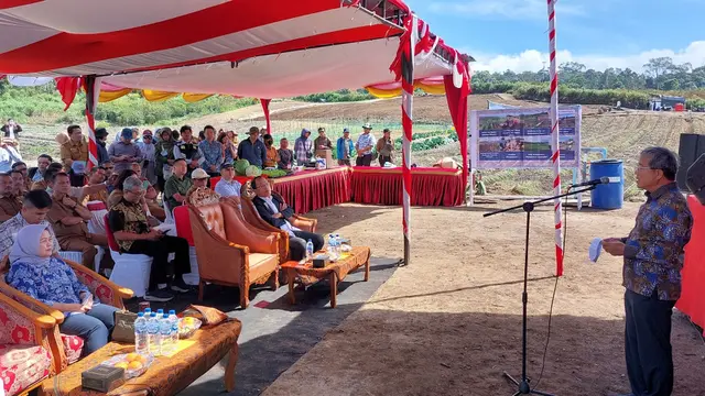 Duta Besar John Chen, TETO menyampaikan pidato di acara panen