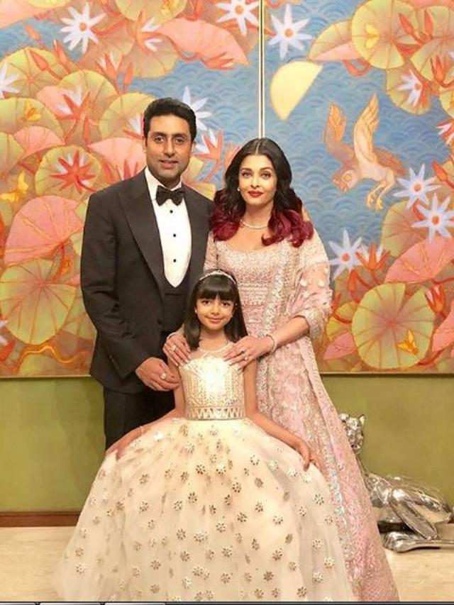 Penampilan Aishwarya Rai Bersama Suami dan Putrinya yang 