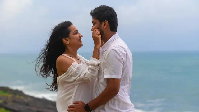 pasangan cinta bahagia