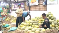 Suplai Dapur MBG di Jabodetabek, Omzet Pedagang Buah di Pasar Kramat Jati Meroket