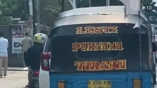 Bajaj Bertuliskan Nama Lesti