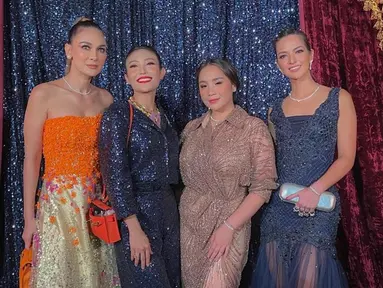 Persahabatan para artis memang tak lepas dari sorotan netizen. Nagita Slavina dan Ayu Dewi juga tengah mencuri perhatian karena persahabatan yang terjalin keduanya. (Liputan.com/IG/@ramadhaniabakrie)