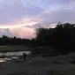 Pemandangan senja yang indah menjadi hal yang dinanti para pengunjung di Sungai Terusan (Liputan6.com / Nefri Inge)