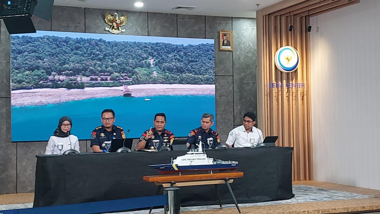 Direktur Jenderal Pengawasan Sumber Daya Kelautan dan Perikanan (PSDKP) Kementerian Kelautan dan Perikanan (KKP) Pung Nugroho Saksono dalam konferensi pers penyegelan resor milik warga negara asing (WNA) di Pulau Maratua. (Arief/Liputan6.com)