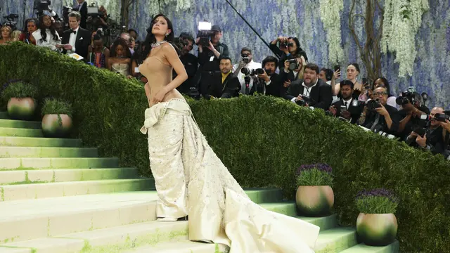 Kylie Jenner Susah Payah Kembalikan Alis yang Hilang ke Semula Usai Met Gala 2026