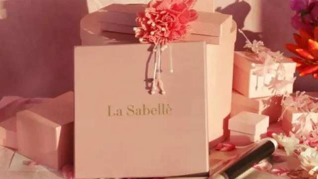 Peluncuran Koleksi Spring Paris Terbaru dengan Artist Designer Lokal