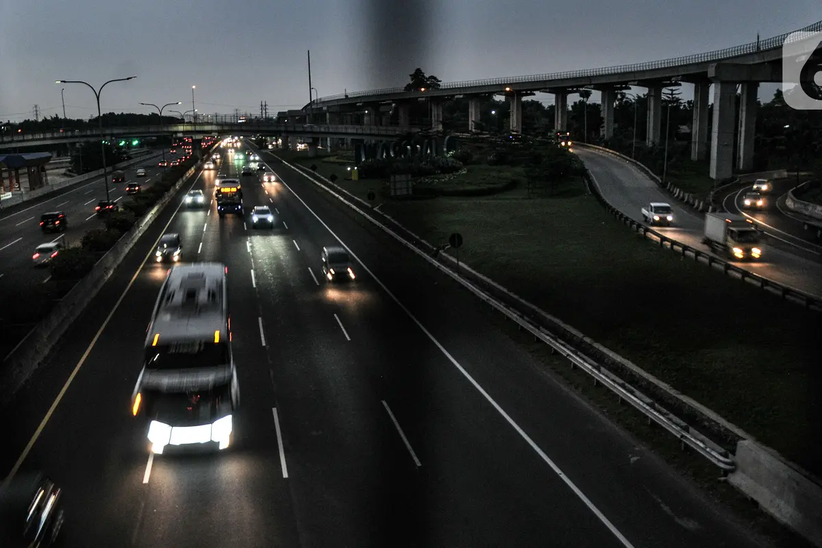 FOTO: PPKM Darurat, Tol Jagorawi Terpantau Padat