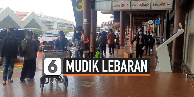 VIDEO: Jelang Pelarangan Mudik Lebaran, Bandara Soetta Makin Ramai