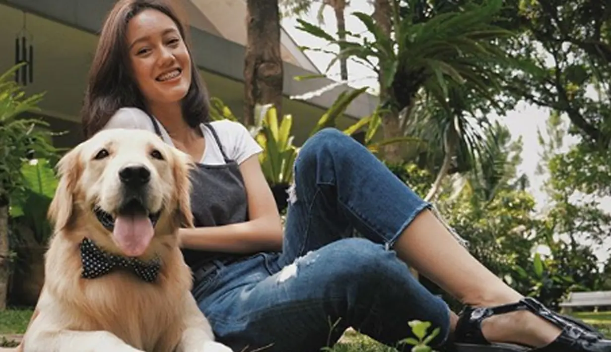 Tidak hanya memiliki wajah yang cantik, Nabila juga pandai dalam urusan berpenampilan. Nabila selalu terlihat kece dengam outfit yang ia kenakan.  (Liputan6.com/IG/nabilasudiro)