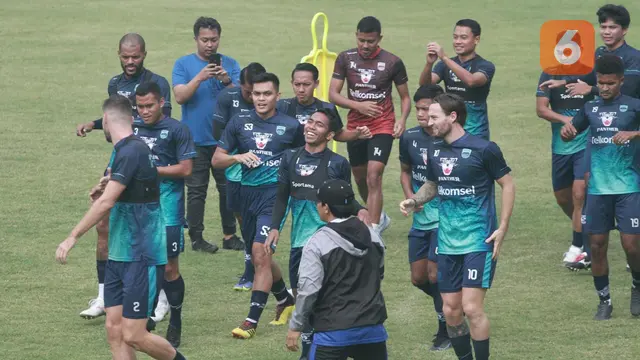 Sesi Latihan Persib Bandung