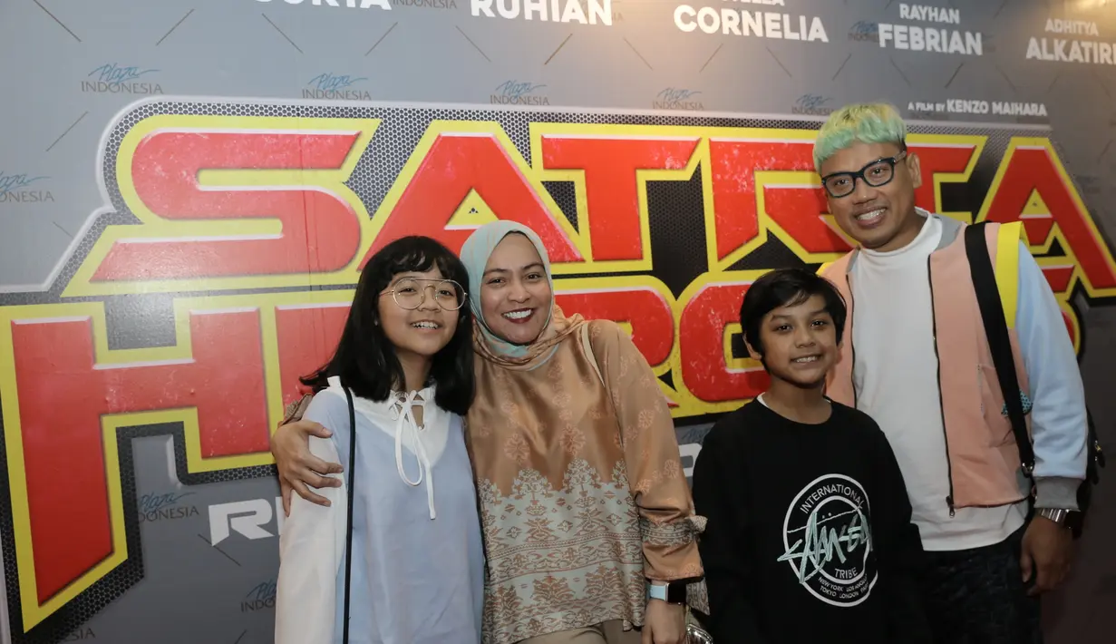 Banyaknya penggemar boyband yang tidak mendapat tiket koser BTS, hingga akhirnya muncul menuliskan macam-macam hingga ancaman dengan Cinta yang kelebihan saat membeli tiket. (Galih W. Satria/Bintang.com)