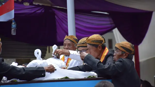 Ritual tahunan jamasan jimat Kalisalak, Desa Kalisalak, Kebasen, Banyumas. (Foto: Liputan6.com/Humas Pemkab Banyumas)