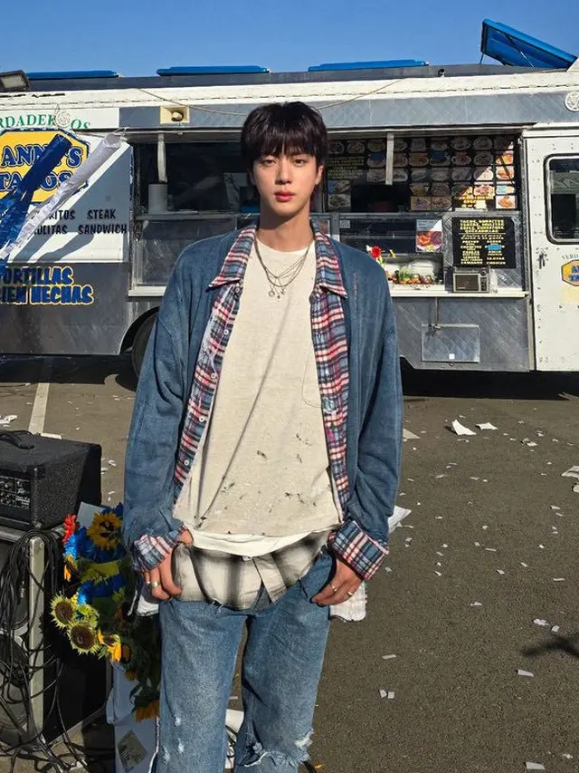 Single Terbaru Jin BTS “I’ll Be There” di Dolby Atmos.