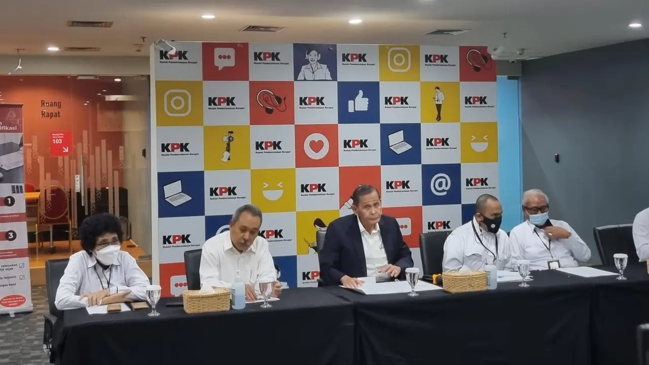 Ketua Dewas KPK Tumpak Hatorangan Panggabean saat konferensi pers soal kasus dugaan pelanggaran etik Firli Bahuri