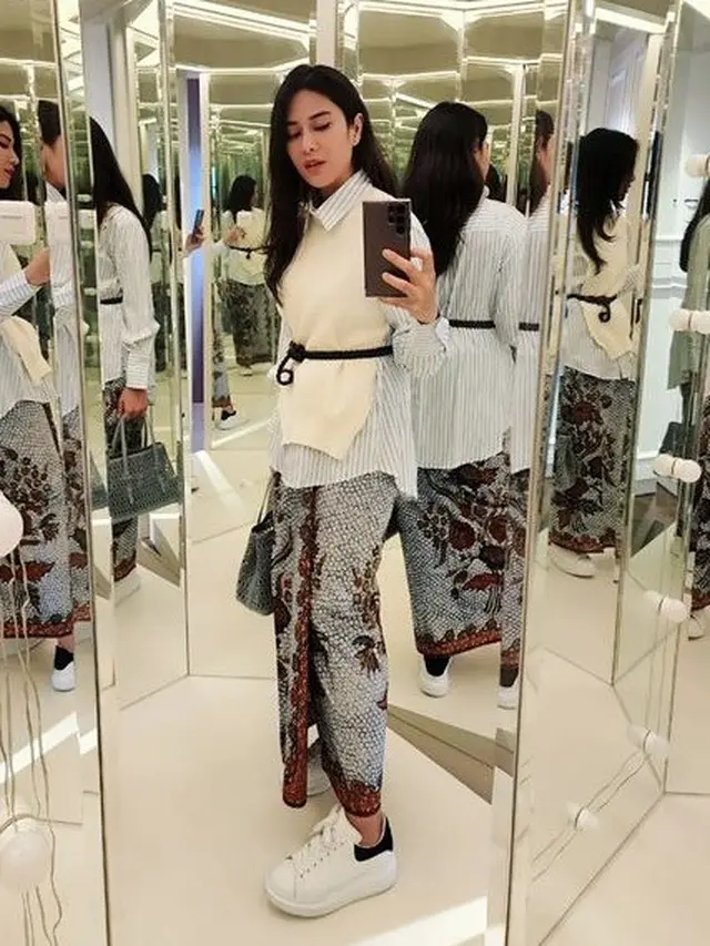 Dian Sastrowardoyo (Instagram/therealdisastr)