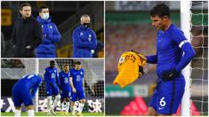 Para pemain Chelsea tak mampu menutupi kekecewaan usai tumbang di markas Wolverhampton Wanderers pada laga Liga Inggris. Chelsea mengalami kekalahan secara menyakitkan setelah kebobolan di menit 95 dan menutup laga dengan skor akhir 2-1.